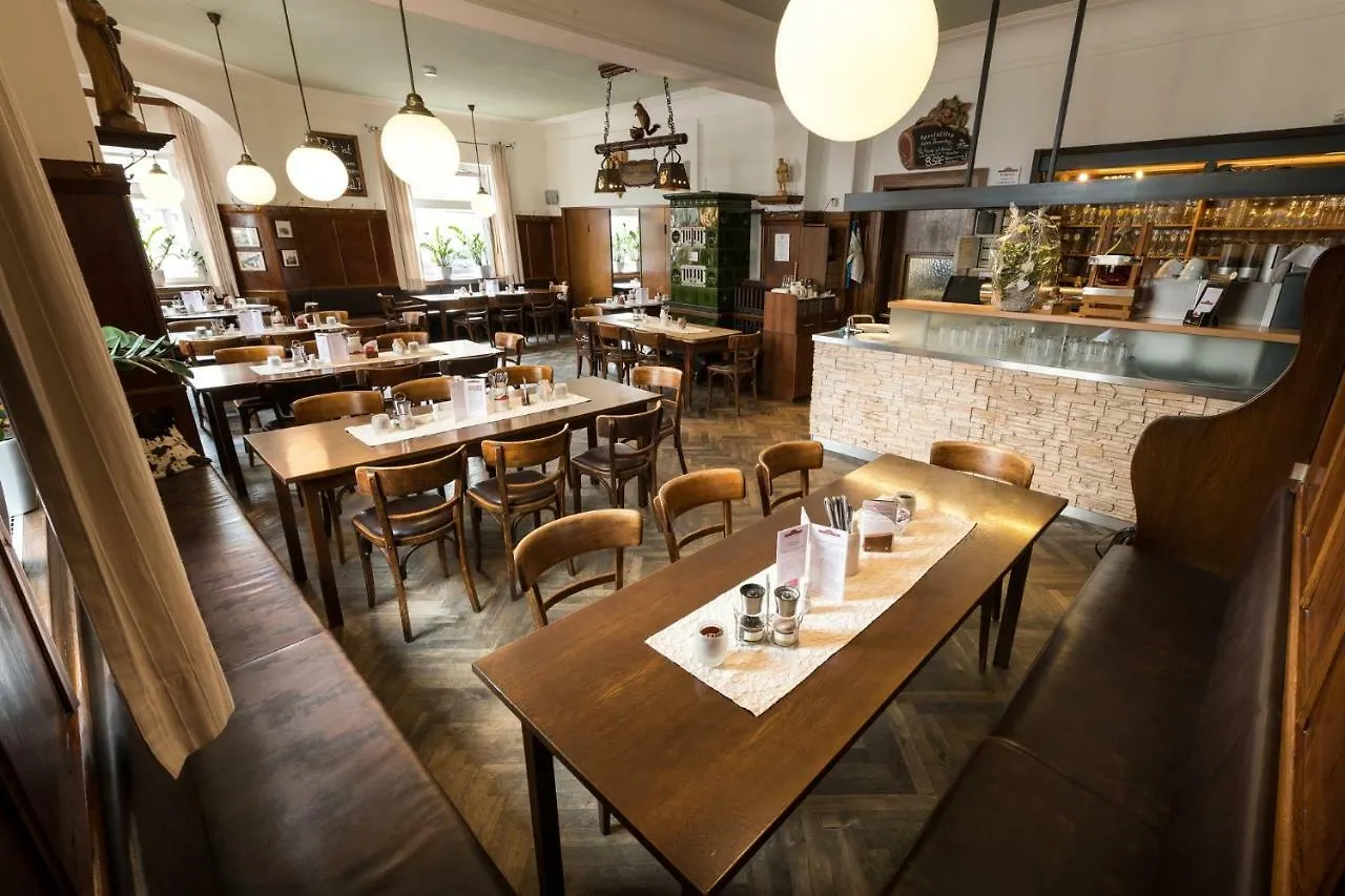 Hotel & Brauerei-Gasthof Neuwirt نوبورغ آن دي دوناو 2*,  ألمانيا